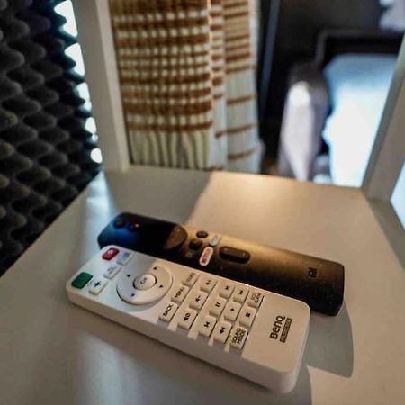Studio With Home Cinema@Paris Chatelet Εξωτερικό φωτογραφία