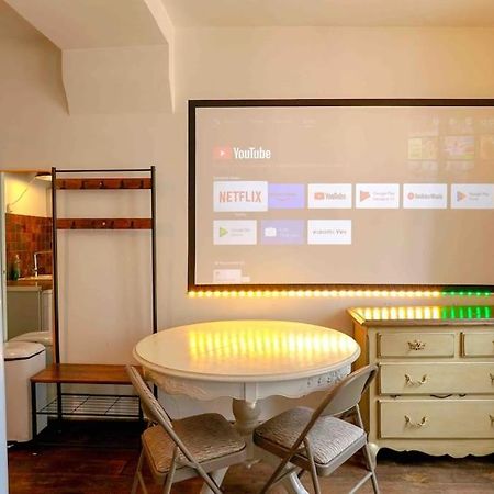 Studio With Home Cinema@Paris Chatelet Εξωτερικό φωτογραφία