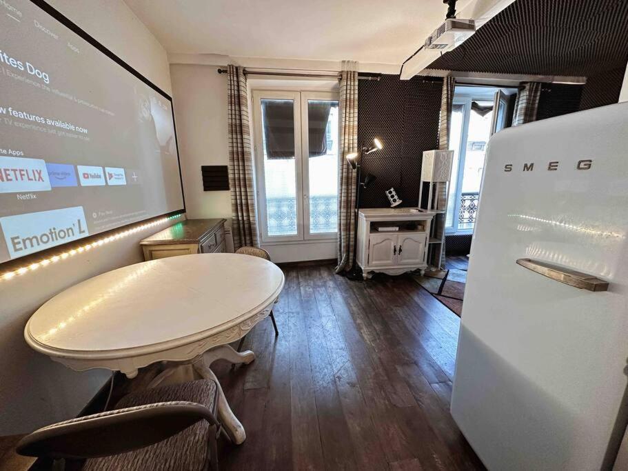 Studio With Home Cinema@Paris Chatelet Εξωτερικό φωτογραφία